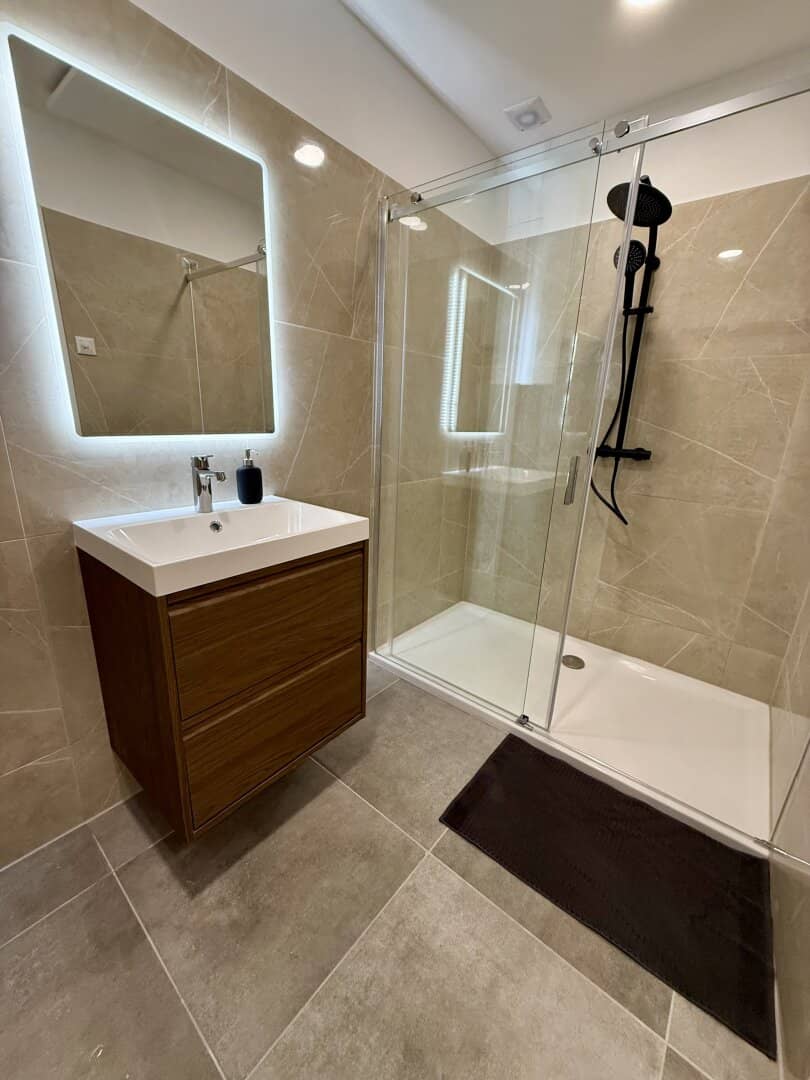 First occupancy after a comprehensive general renovation | High quality two room apartment with a wide view | Commission free/commission-free is not used in english; choose Commission free? However the instruction says Commission-free; I'll use Commission-free to be consistent with original term as a concept; But asked to avoid embellishment; It's a direct translation. I'll set 'Commission-free'.
