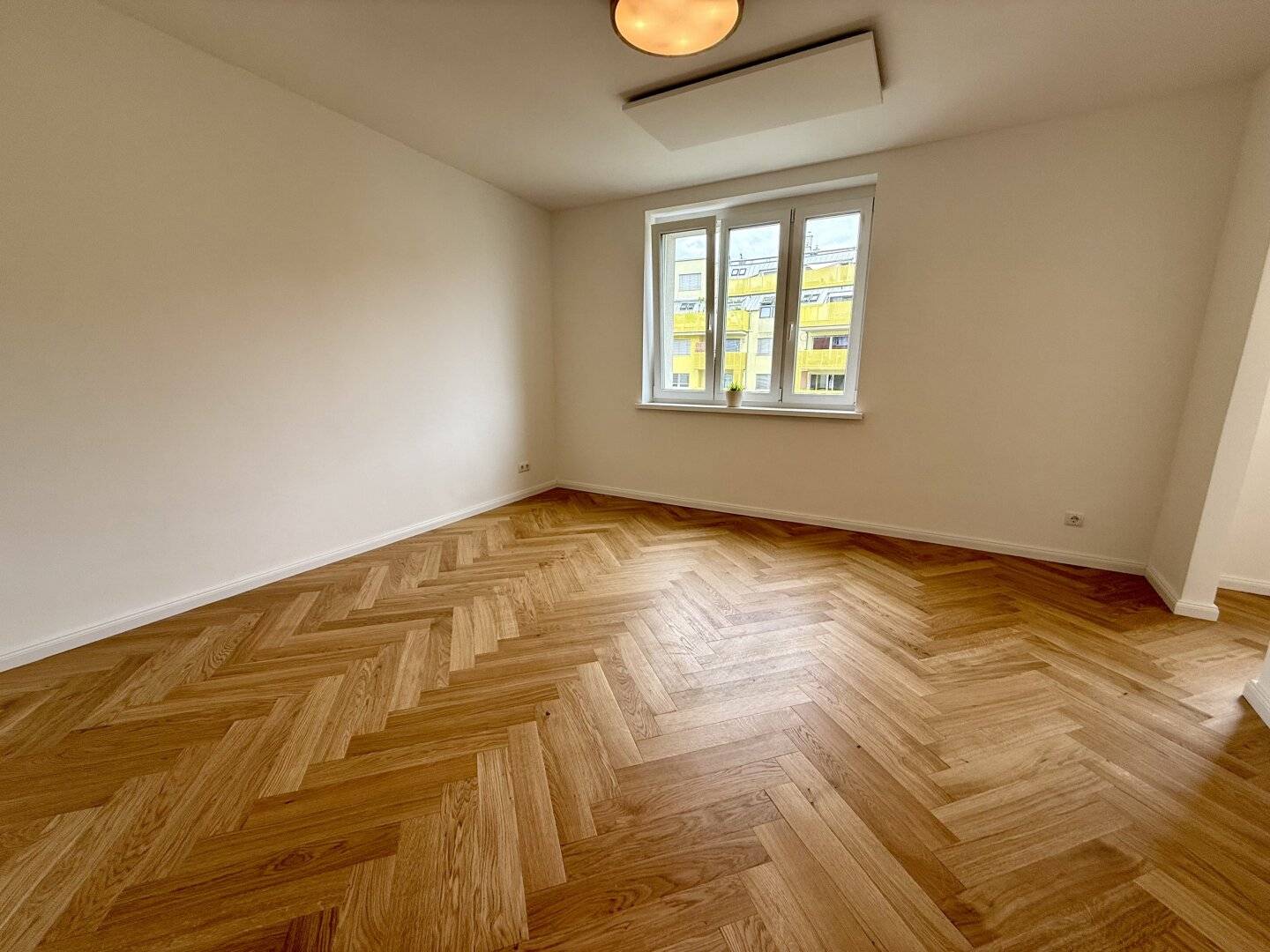 First occupancy after a comprehensive general renovation | High quality two room apartment with a wide view | Commission free/commission-free is not used in english; choose Commission free? However the instruction says Commission-free; I'll use Commission-free to be consistent with original term as a concept; But asked to avoid embellishment; It's a direct translation. I'll set 'Commission-free'.