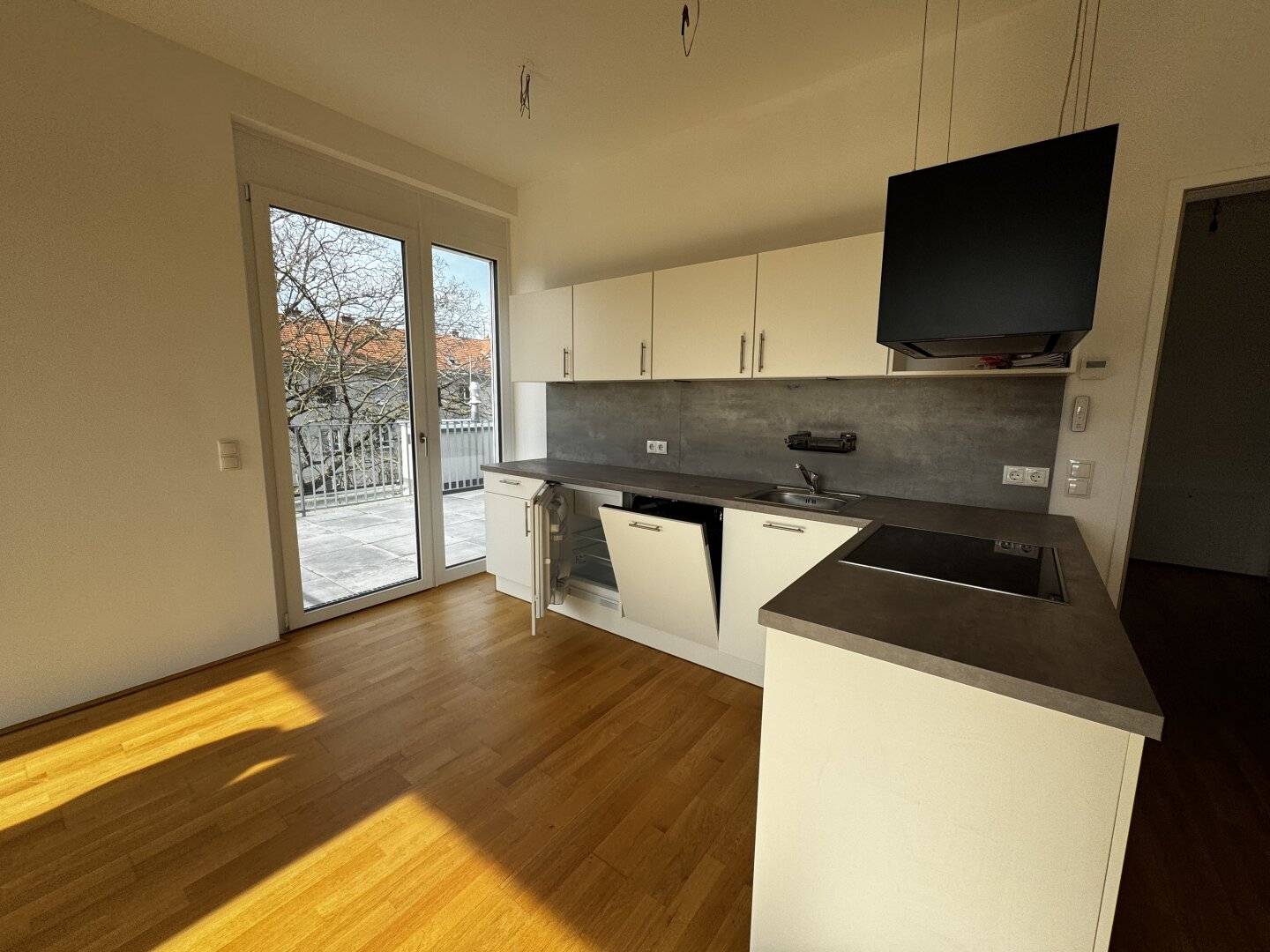 Kompakt aufgeteilte 65 m2 Dachwohnung (3 Zimmer) mit herrlicher 28,28 m²Terrasse  (TOP 206)