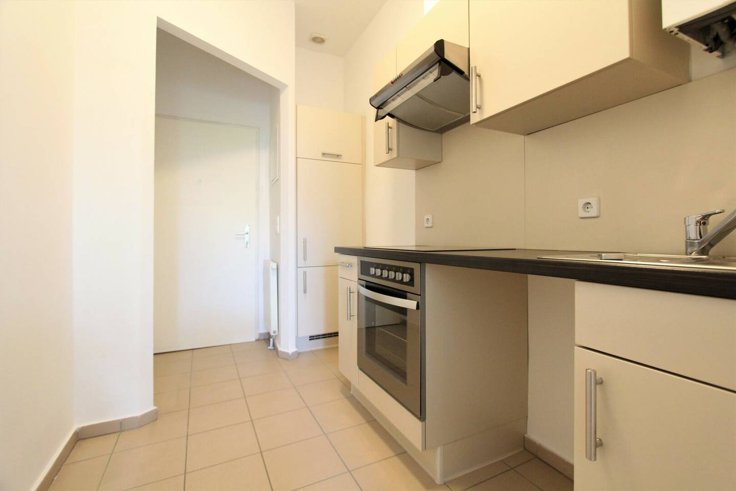 Sunny, furnished 1 room apartment in a central location Short term rental
