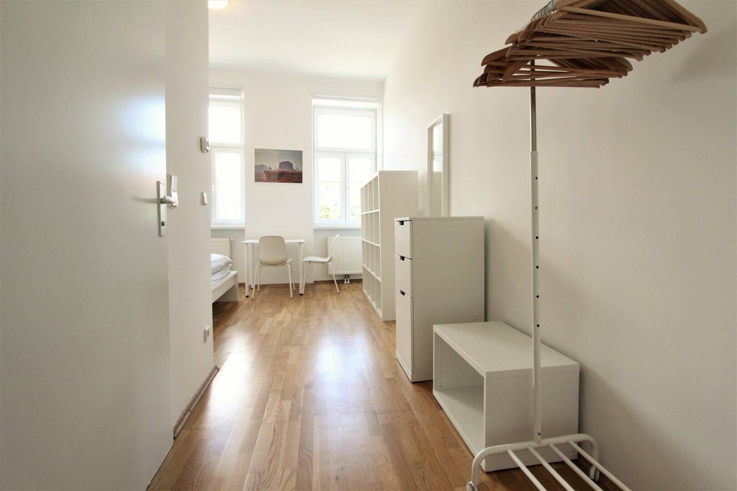 Sunny, furnished 1 room apartment in a central location Short term rental