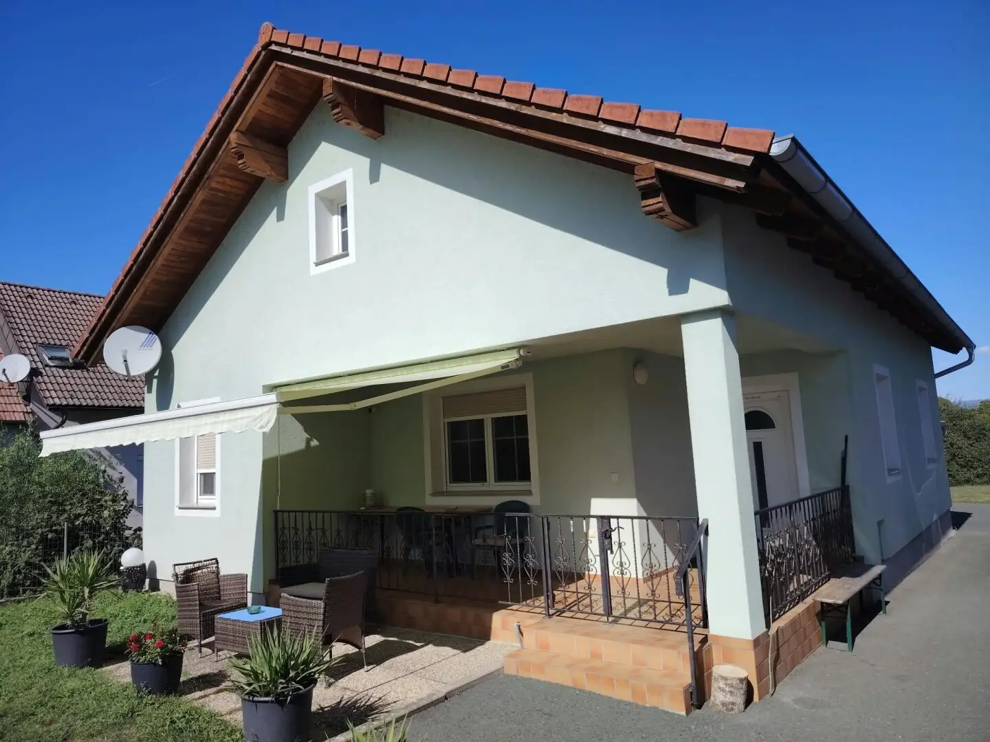 PREISUPDATE! Sofort beziehbarer Bungalow, gepflegt, leistbar mit Garten und Doppelgarage in Unterwart