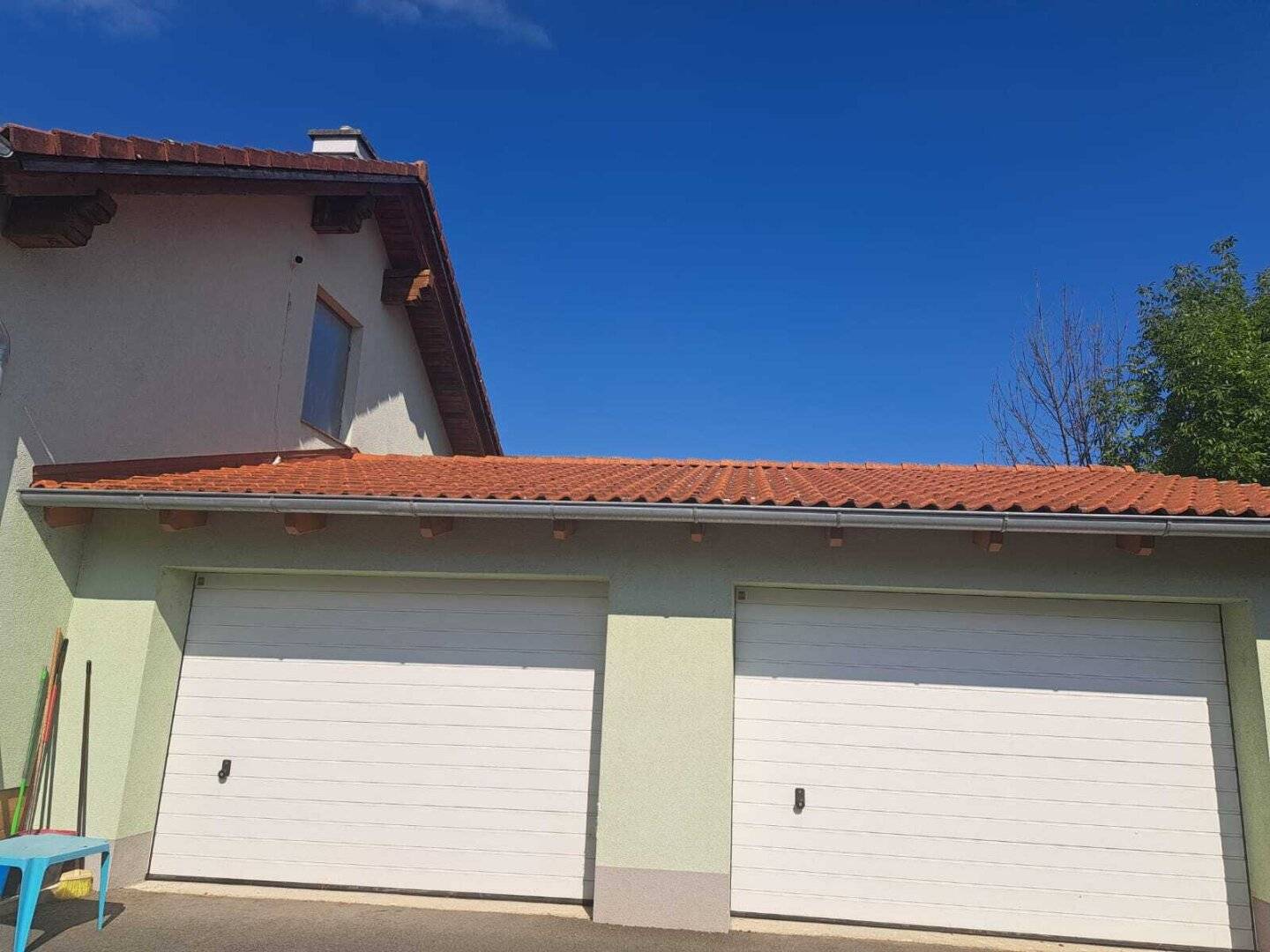 PRICE UPDATE! One level living: well maintained house with garden and double garage in Unterwart