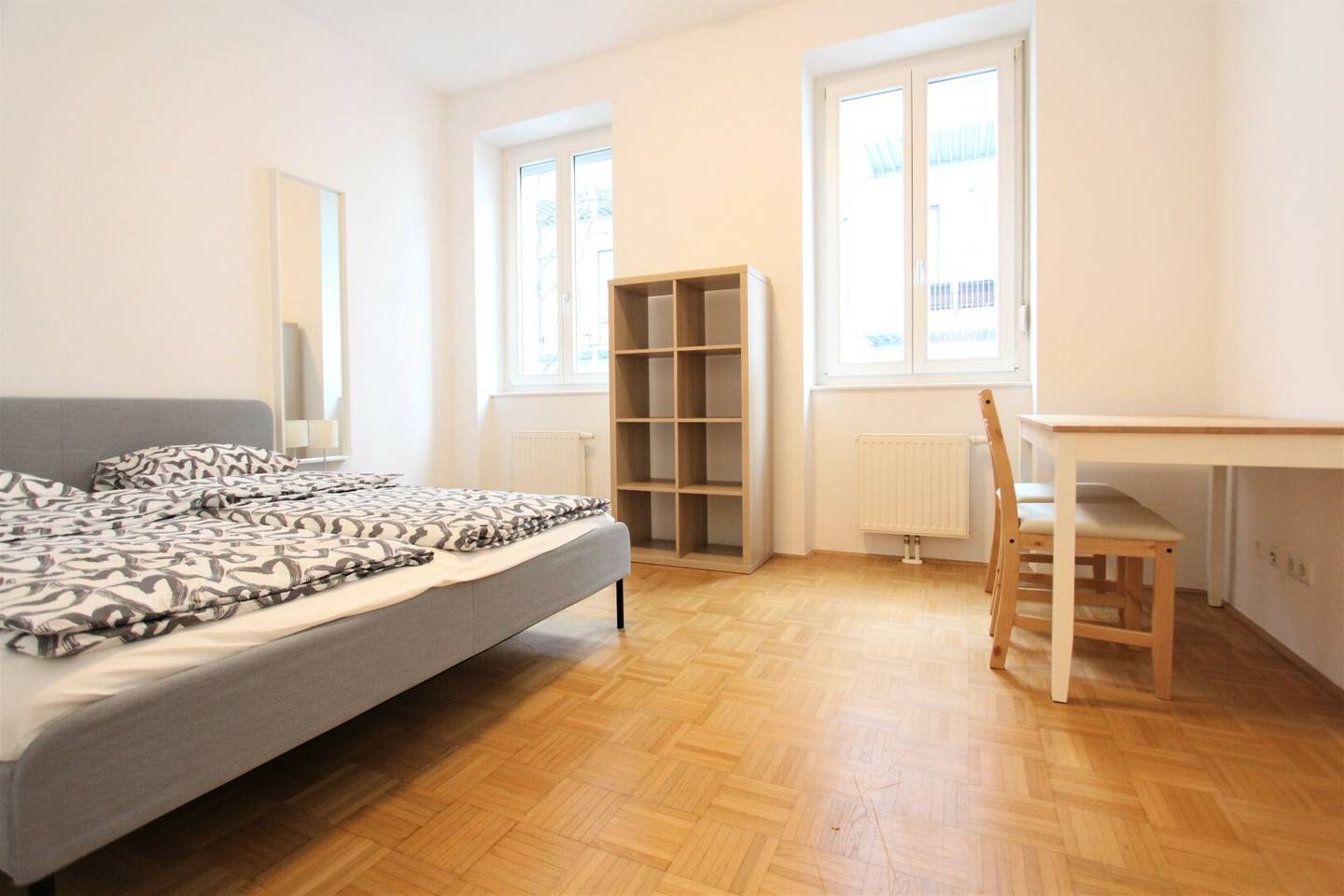 Short term rental! Beautifully furnished, charming one room apartment in a prime location