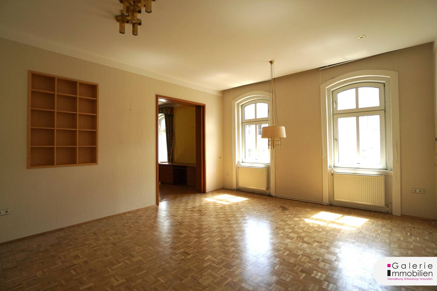 Stylish old building at Spittelberg southeast facing corner apartment