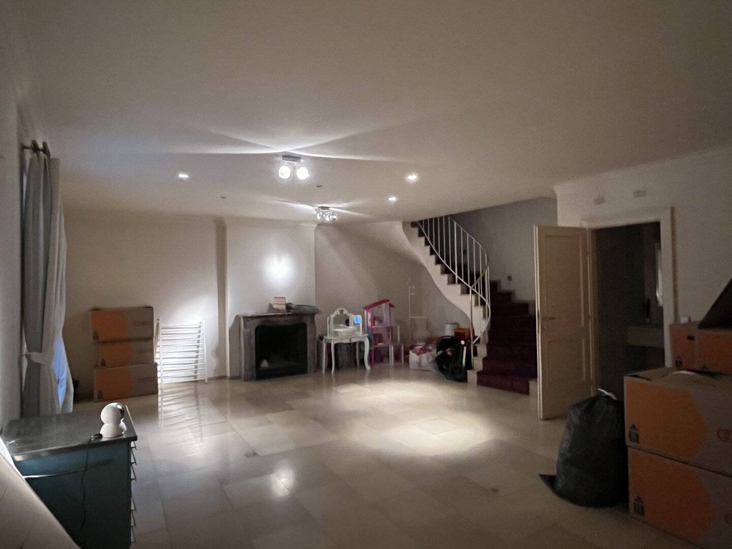 Grabennähe! Dachmaisonette mit bezaubernden Dachgarten in denkmalgeschütztem Barockhaus!