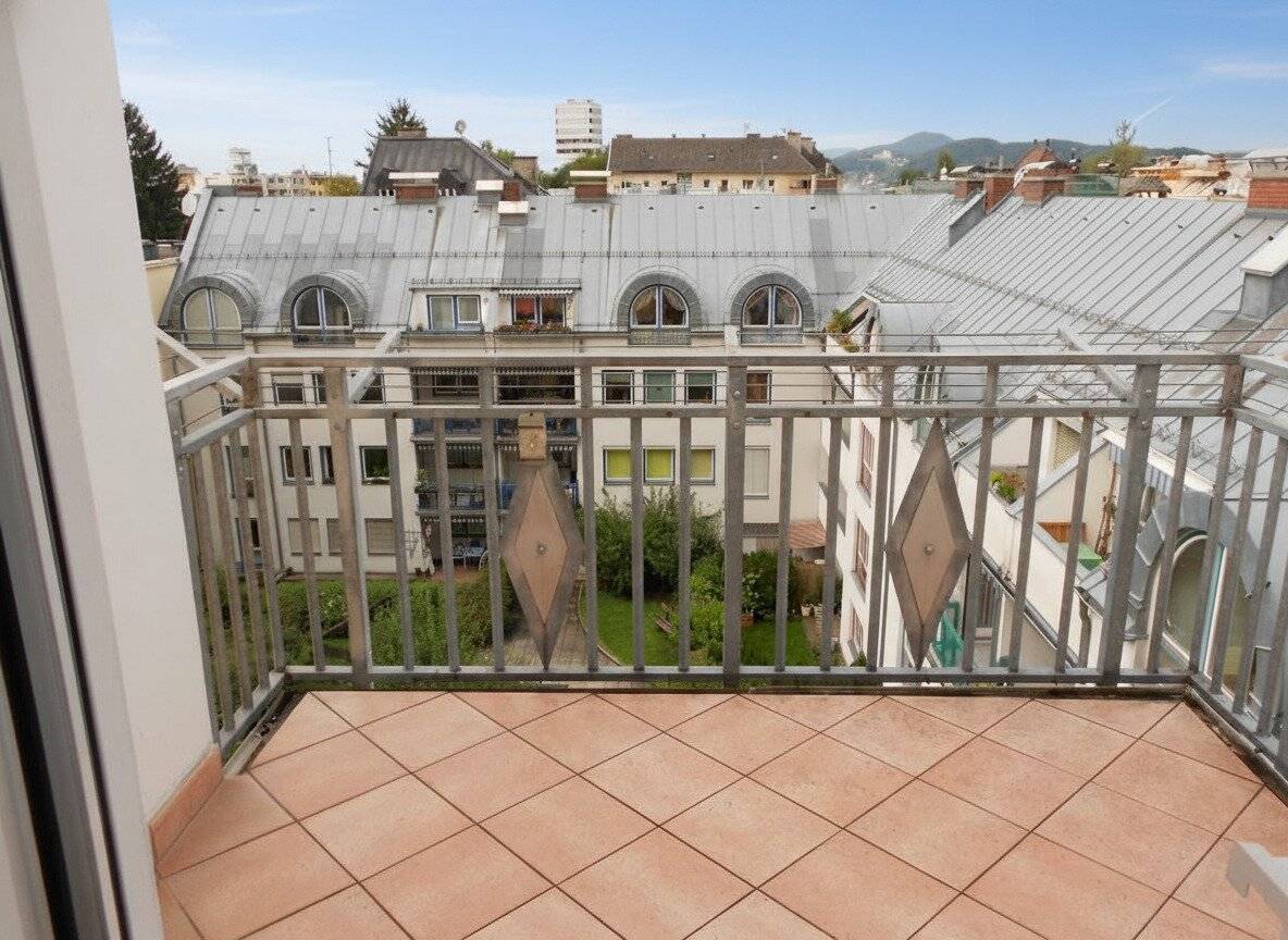 Loft Feeling! Stylish attic apartment near Linzergasse