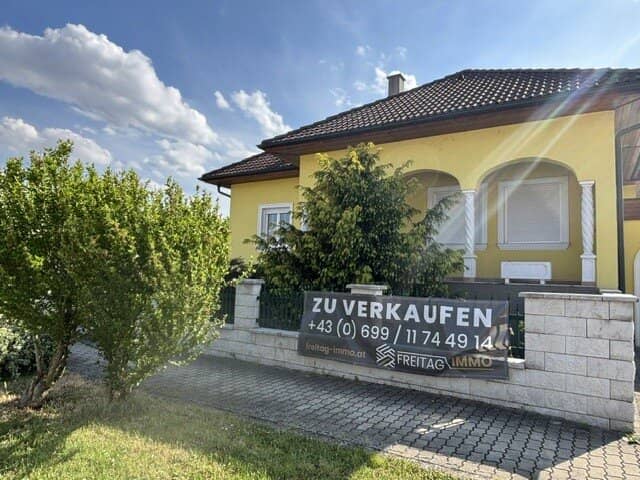 Wohnen, wo Lebensqualität zu Hause ist – Exklusives Wohlfühlhaus mit Traumwintergarten, Gartenidylle & Ausbaupotenzial