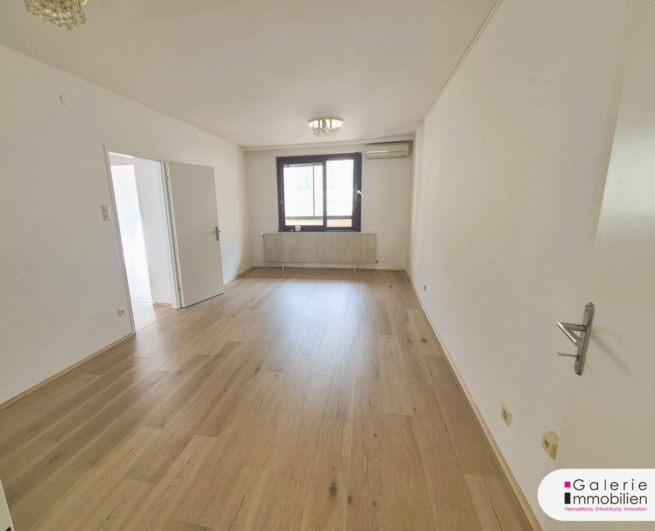 Entzückende 3-Zimmer-Neubauwohnung mit Loggia und Parkplatz