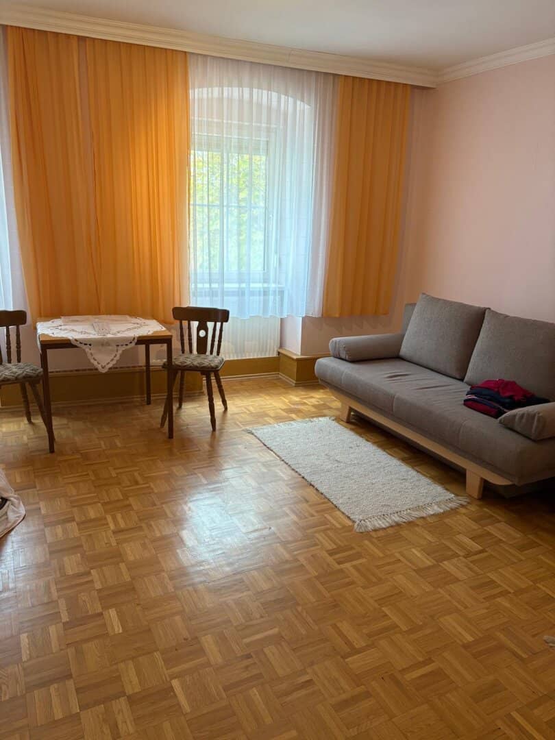 Spacious two-family house in the heart of Breitenbrunn
