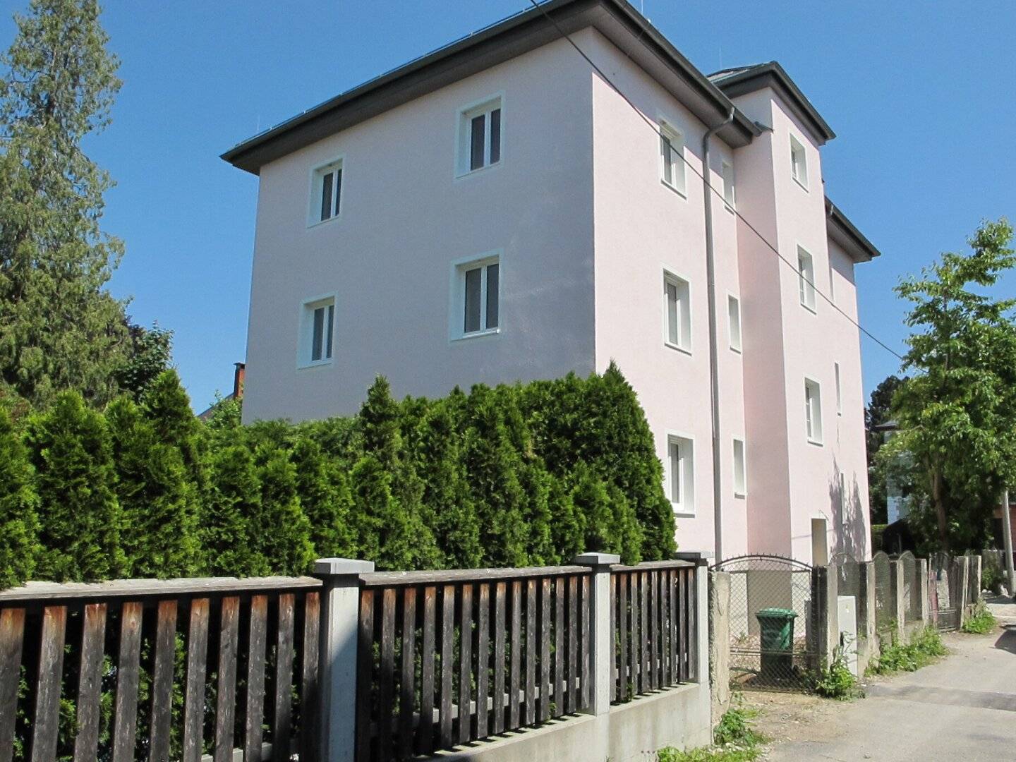 Solid investment! Charming tenement house in Alt-Maxglan