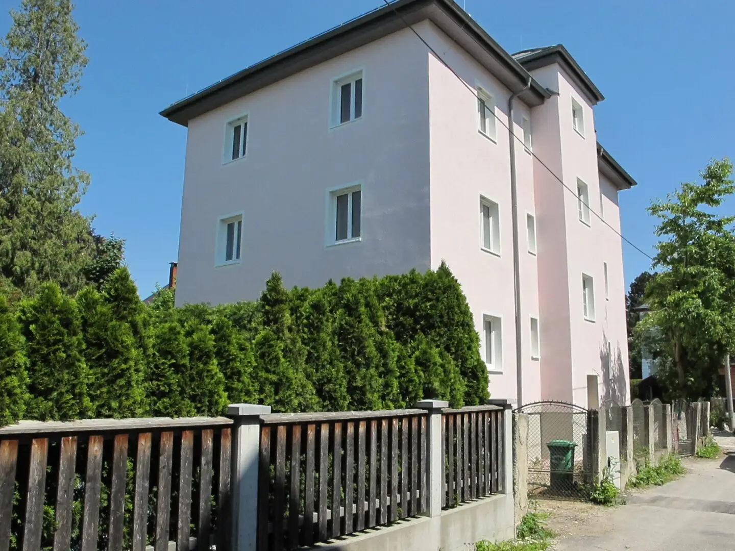 Solid investment! Charming tenement house in Alt-Maxglan