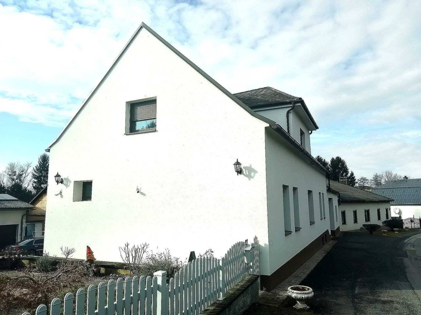 Großzügiges Wohnhaus mit 2.044 m² Bauland & moderner Energietechnik