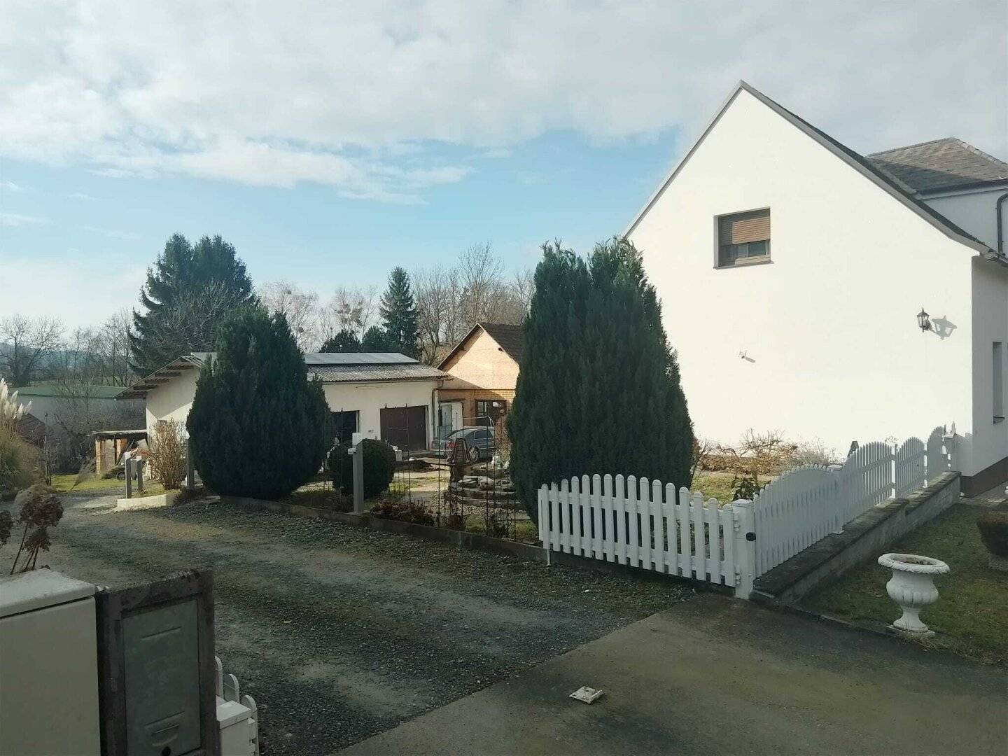 Großzügiges Wohnhaus mit 2.044 m² Bauland & moderner Energietechnik