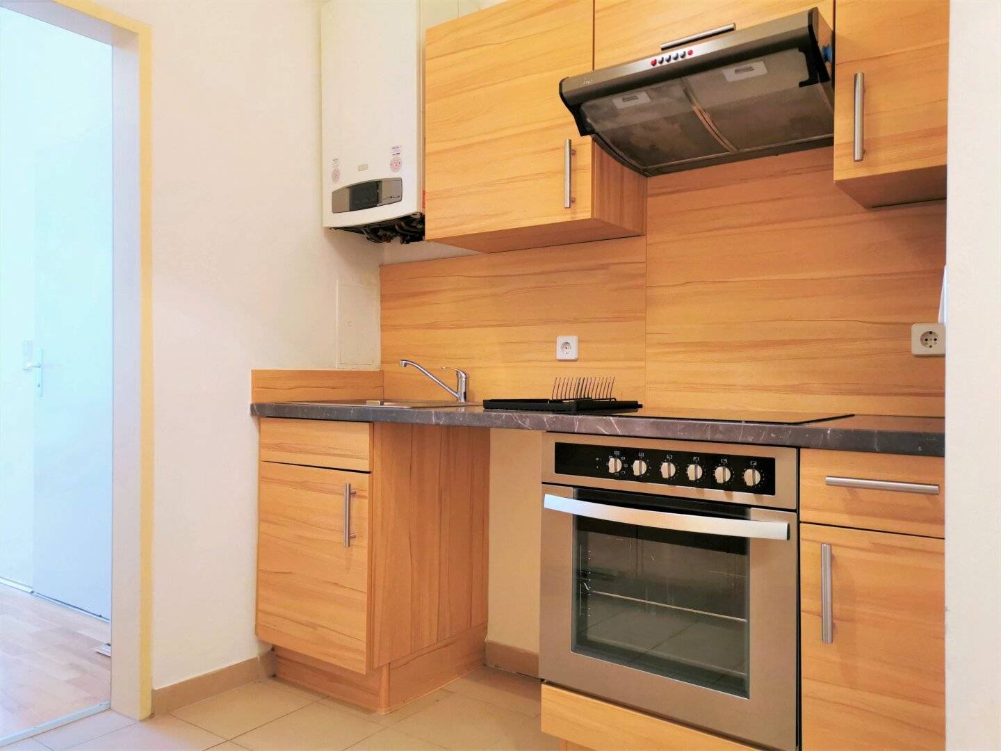 Sonnige, schön möblierte 1-Zimmer-Wohnung in zentraler Lage! Kurzzeitvermietung