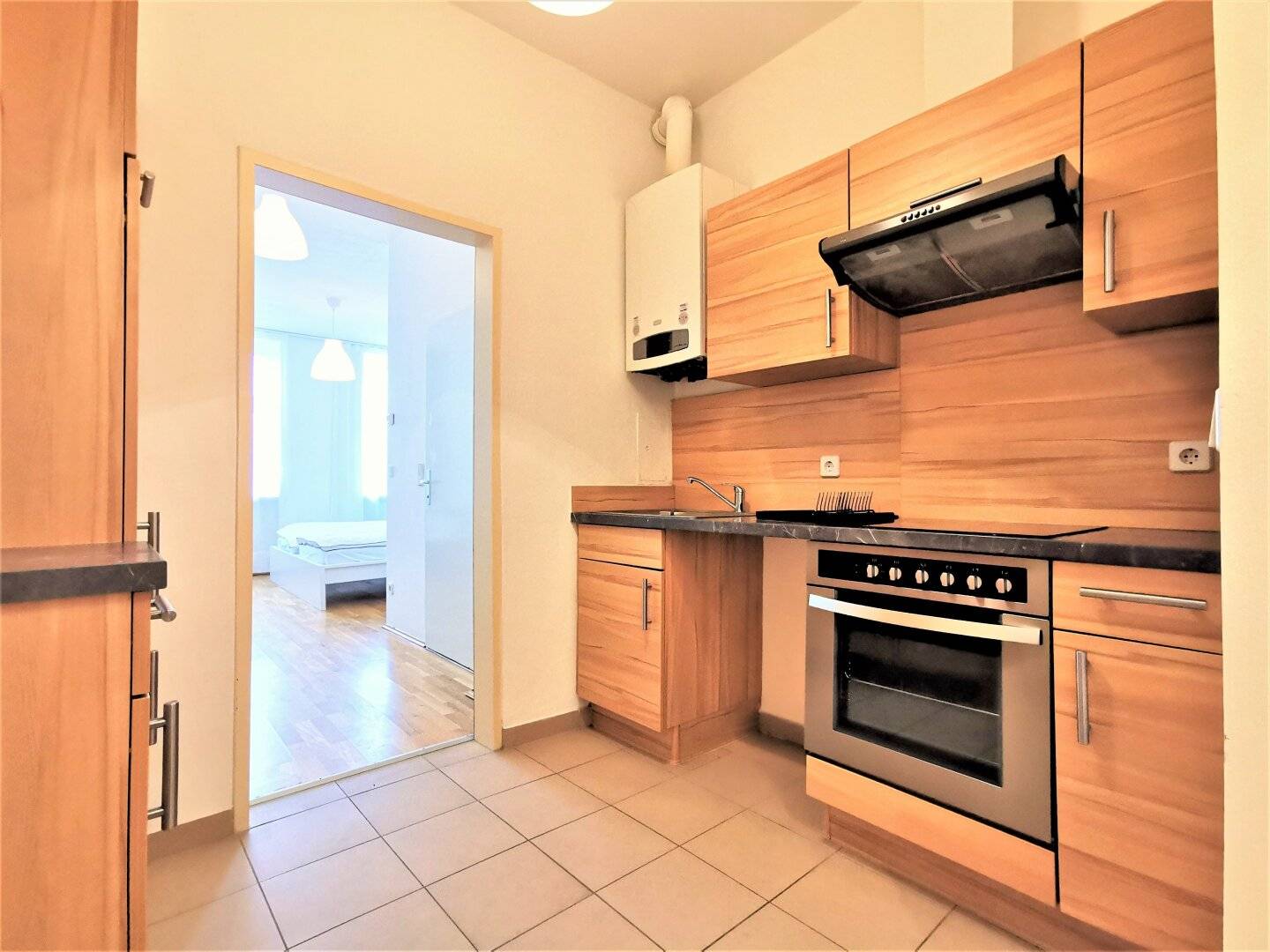 Sonnige, schön möblierte 1-Zimmer-Wohnung in zentraler Lage! Kurzzeitvermietung