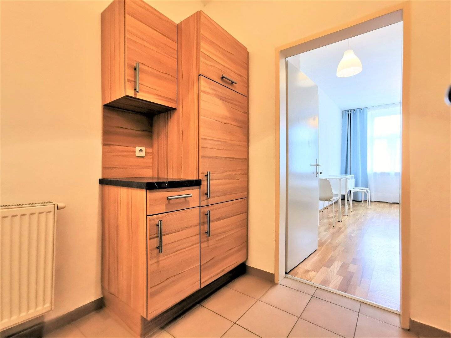 Sonnige, schön möblierte 1-Zimmer-Wohnung in zentraler Lage! Kurzzeitvermietung
