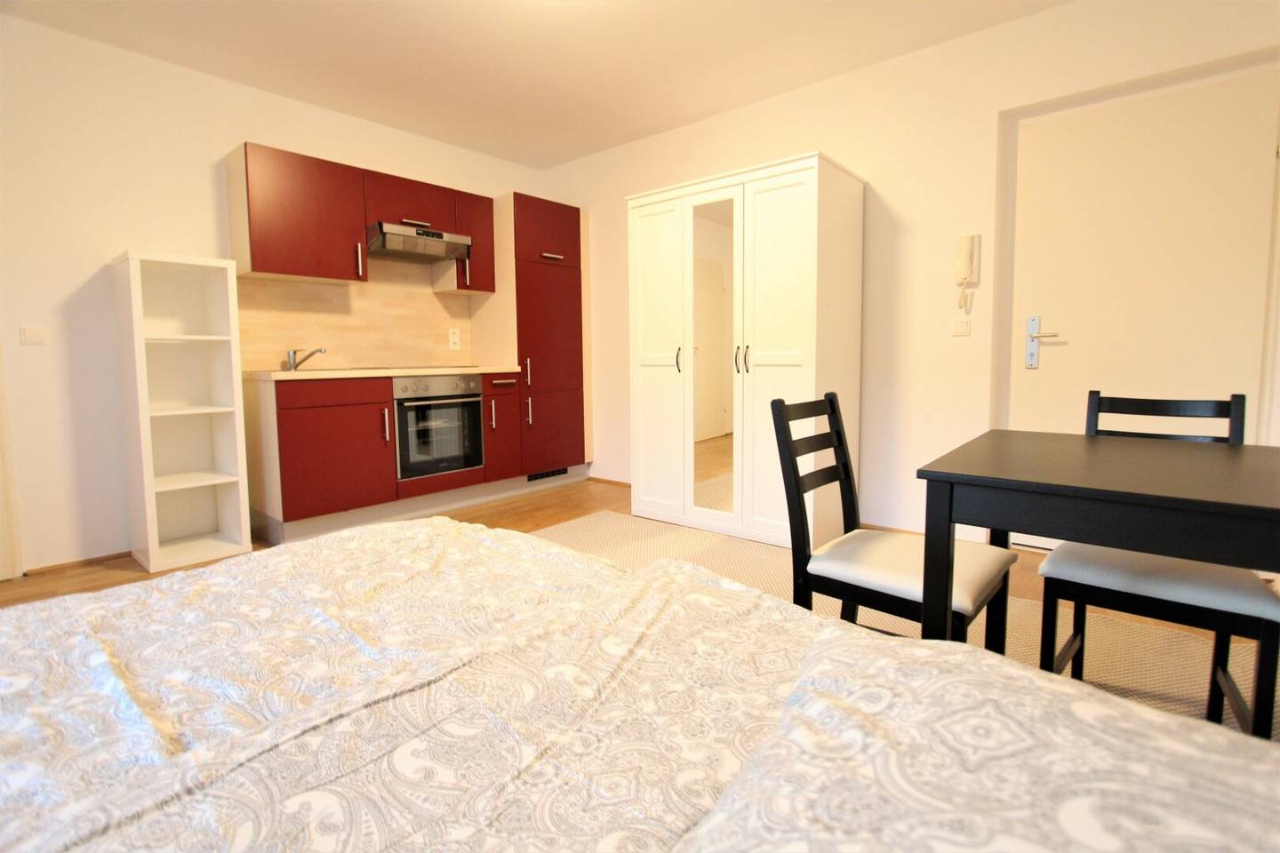 Kurzzeitvermietung! Sonnige, möblierte 1-Zimmer-Wohnung im 10. Bezirk!