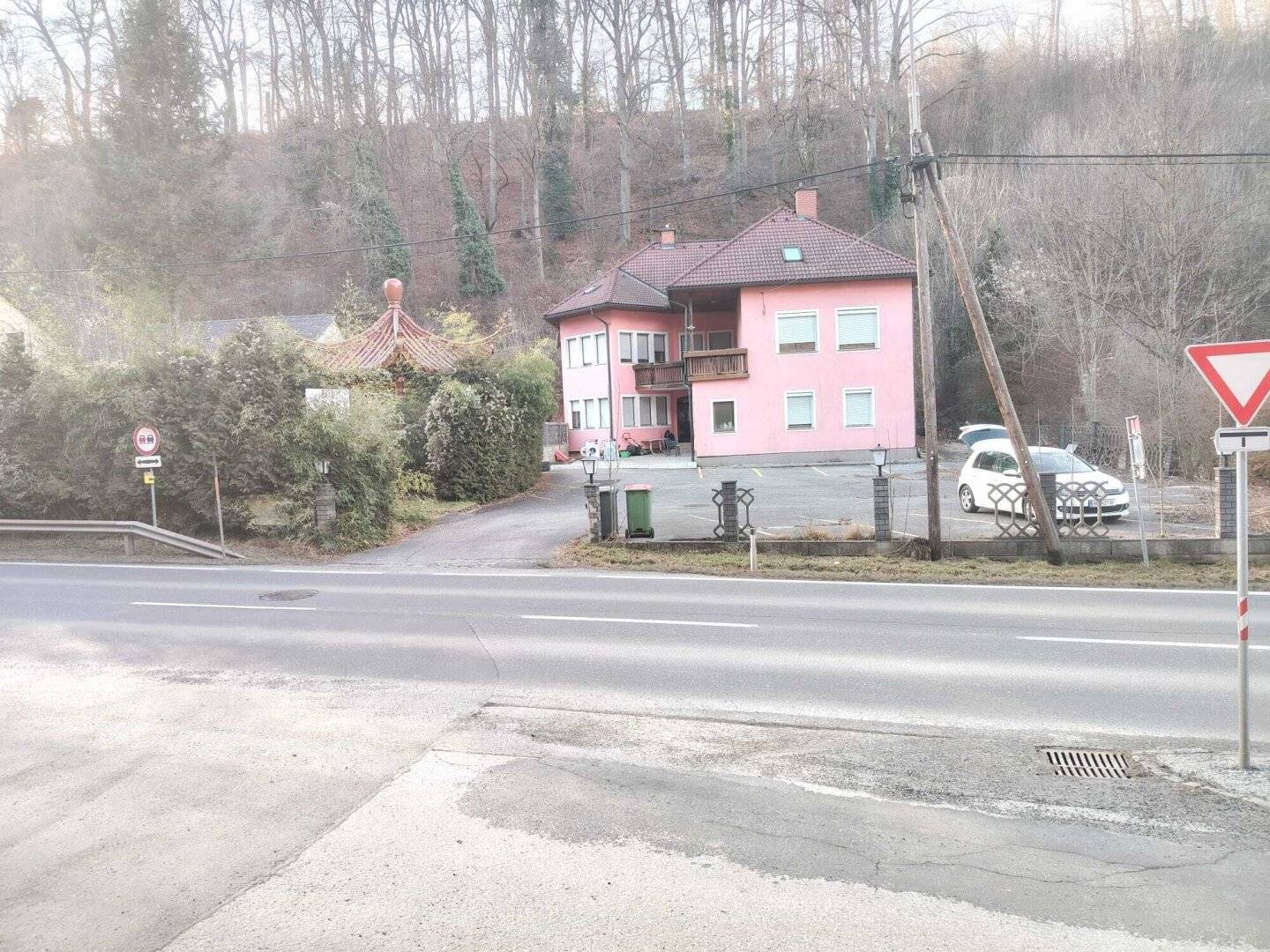 Generous residential development plot in a green setting near Graz, 2,989 m² with development potential