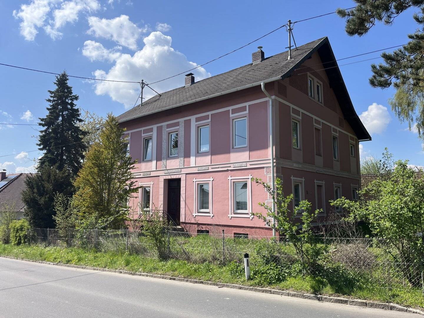 Viel Charme, viel Potential – bezauberndes Mehrfamilienhaus nahe Wels