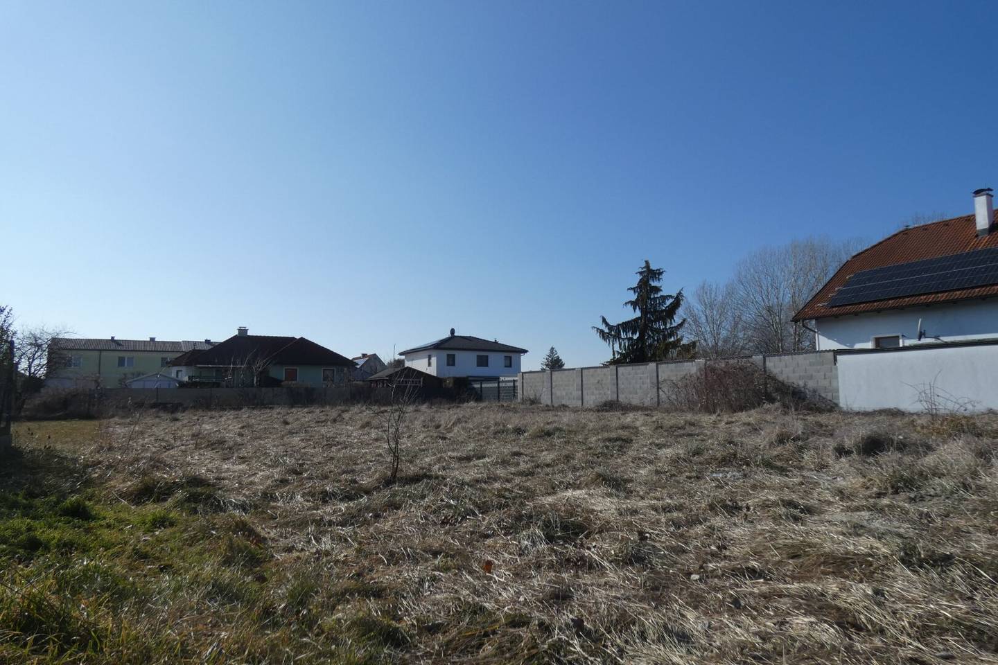 RUHIGE SACKGASSE IN NATURNÄHE