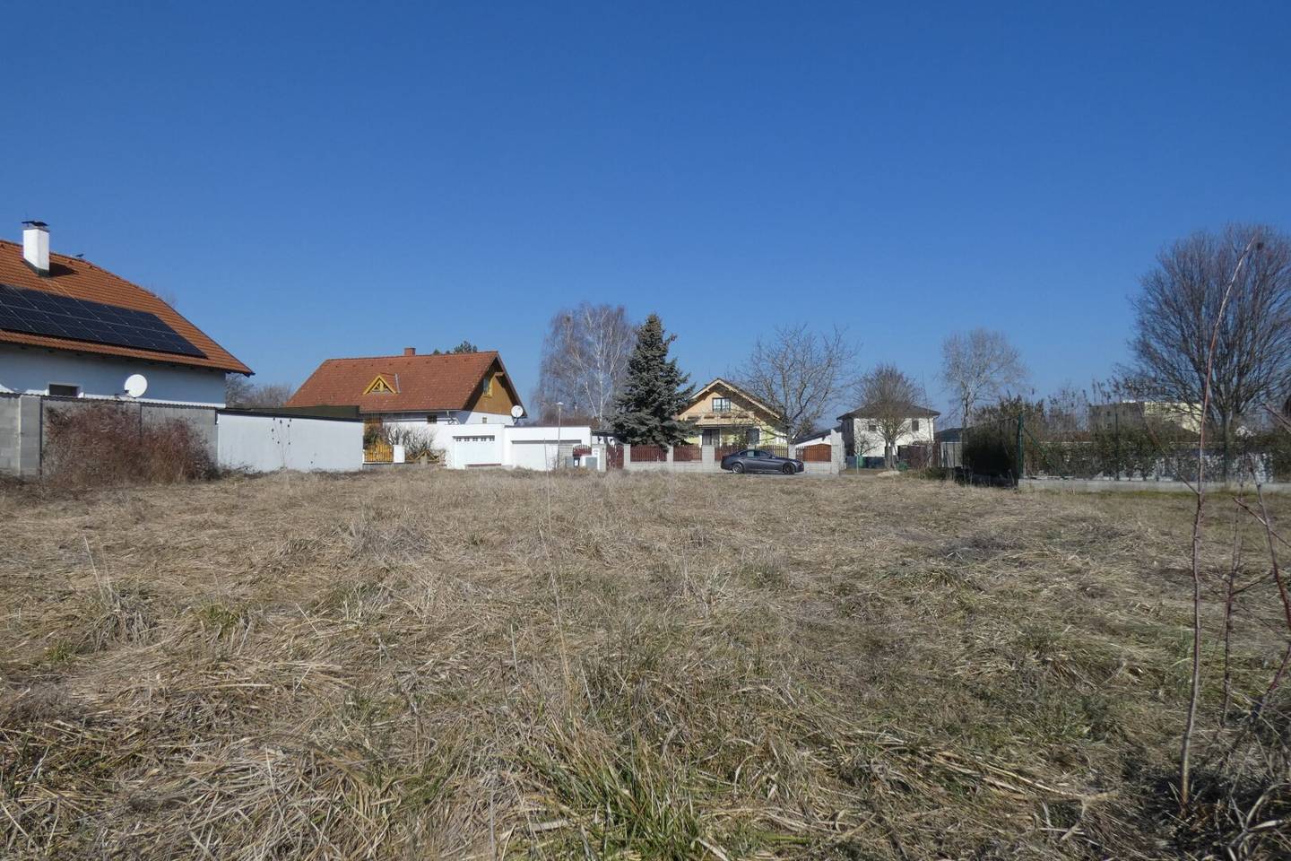 RUHIGE SACKGASSE IN NATURNÄHE