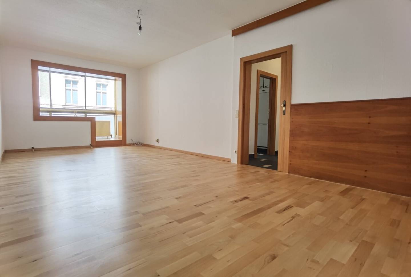 TOLLE LAGE - NEUBAUGASSE - AUSGEZEICHNETER GRUNDRISS MIT POTENZIAL
