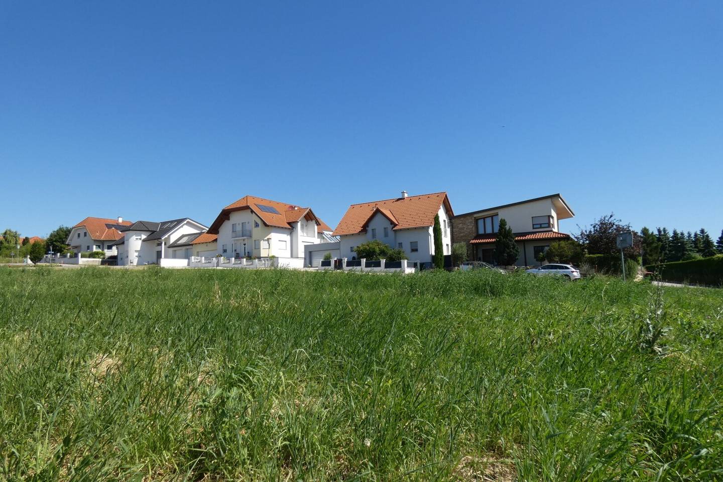 NEUE SIEDLUNG NATURNAH GRÜNRUHELAGE