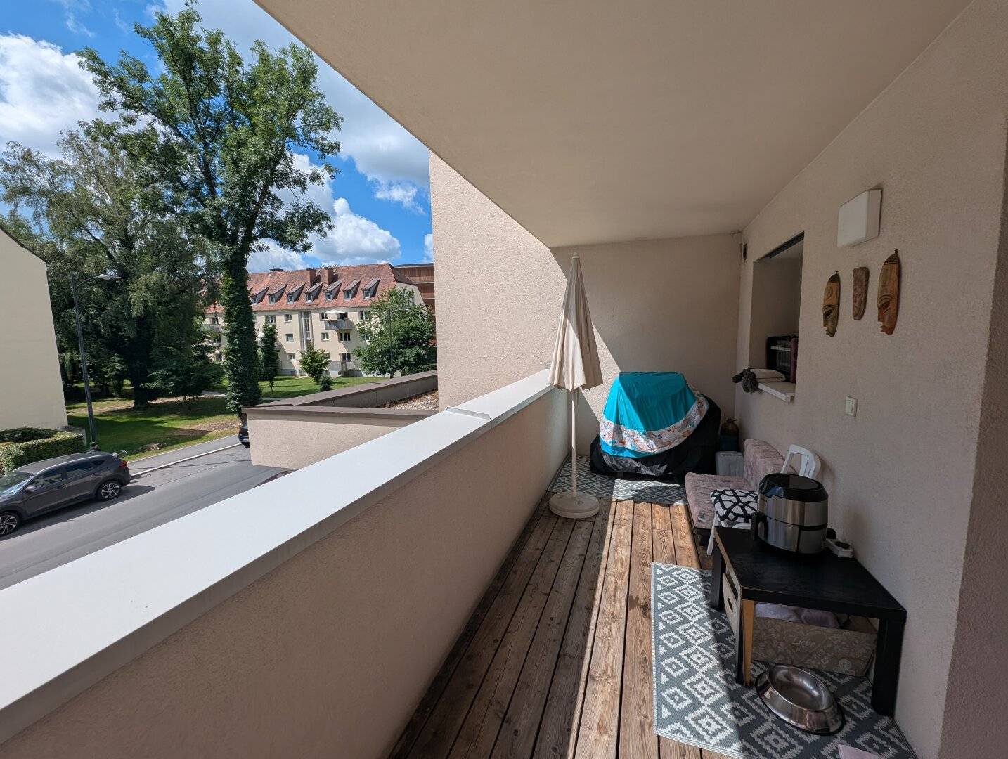 Charming barrier-free three room apartment with balcony, elevator and garage parking space in a desirable location of Salzburg-Liefering