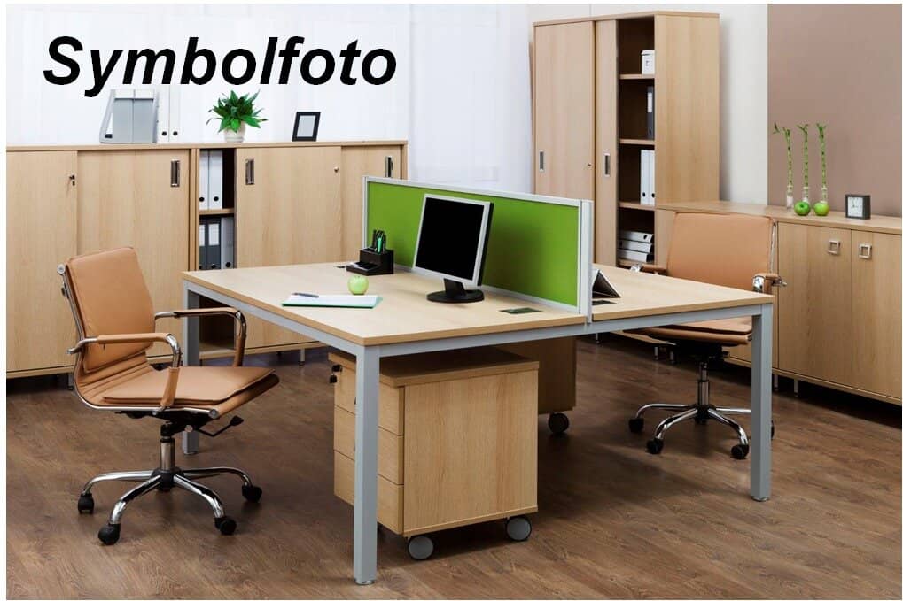 Centrally located office on the ground floor in the city