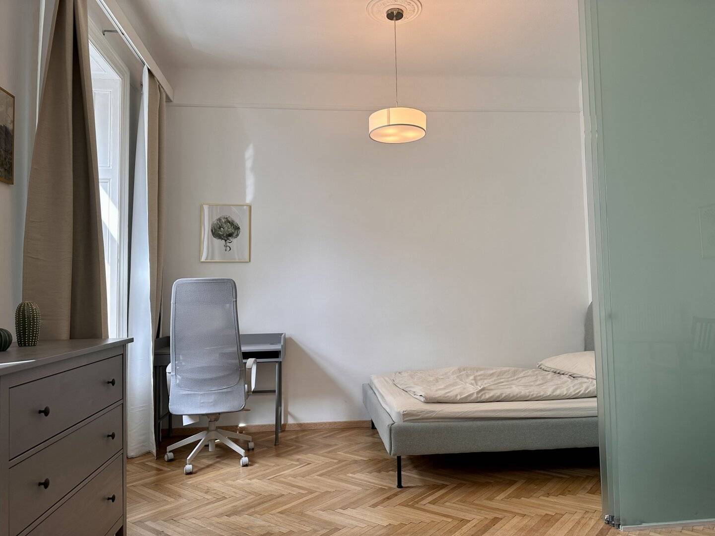 Stylish old building apartment in Vienna, fully furnished, perfect room layout and prime location