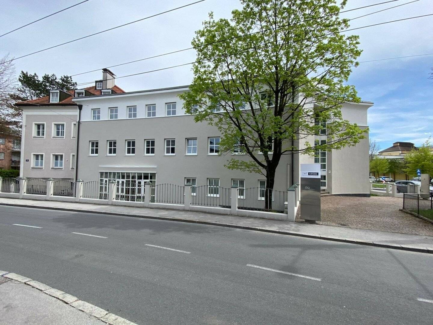 Exclusive Panorama Office with Elevator Access and Outdoor Terrace