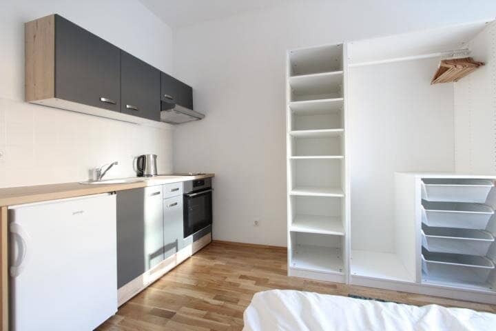 Beautiful, modern 1 room apartment in a prime location Short term rental