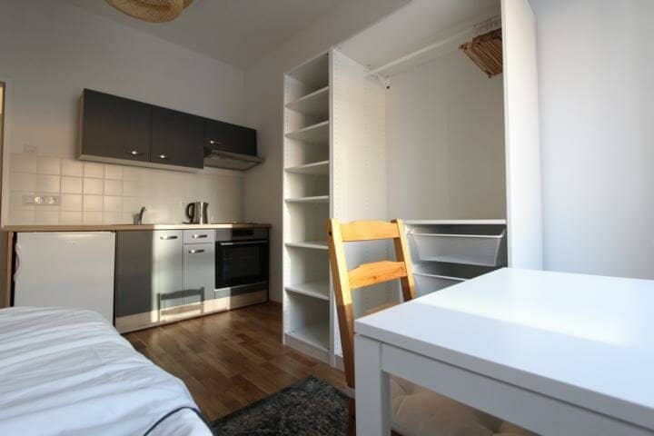 Beautiful, modern 1 room apartment in a prime location Short term rental