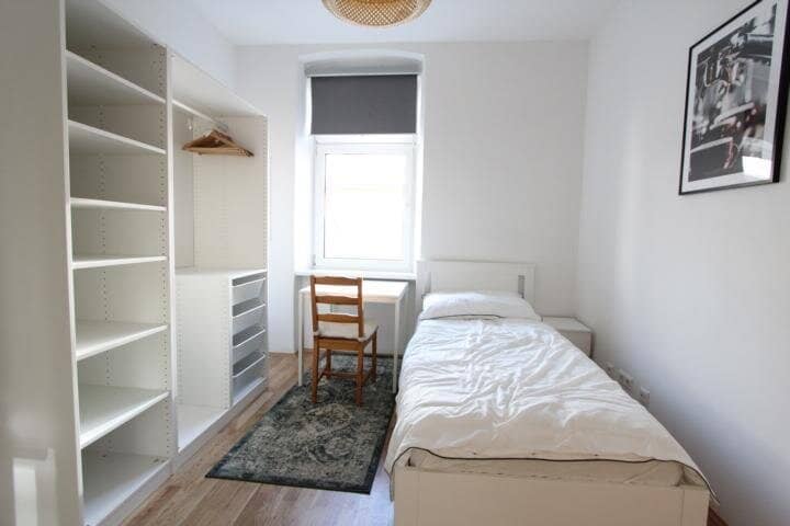 Beautiful, modern 1 room apartment in a prime location Short term rental