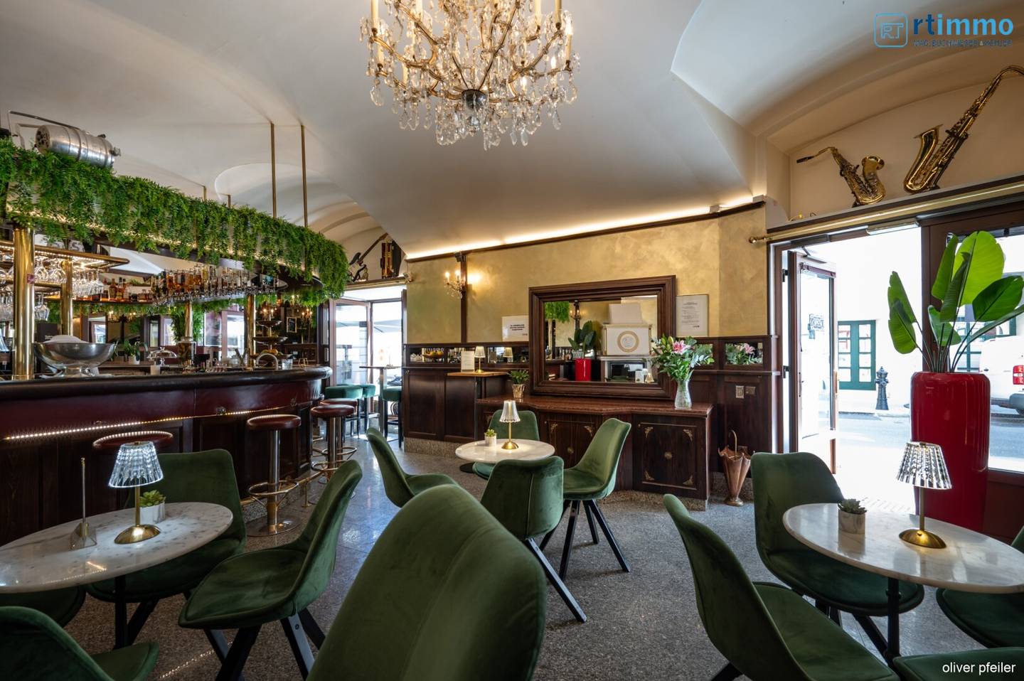 Stillvoll eingerichtetes Kaffeehaus mit Schanigarten in Bestlage der Wiener Innenstadt – Seilerstätte 1010 Wien