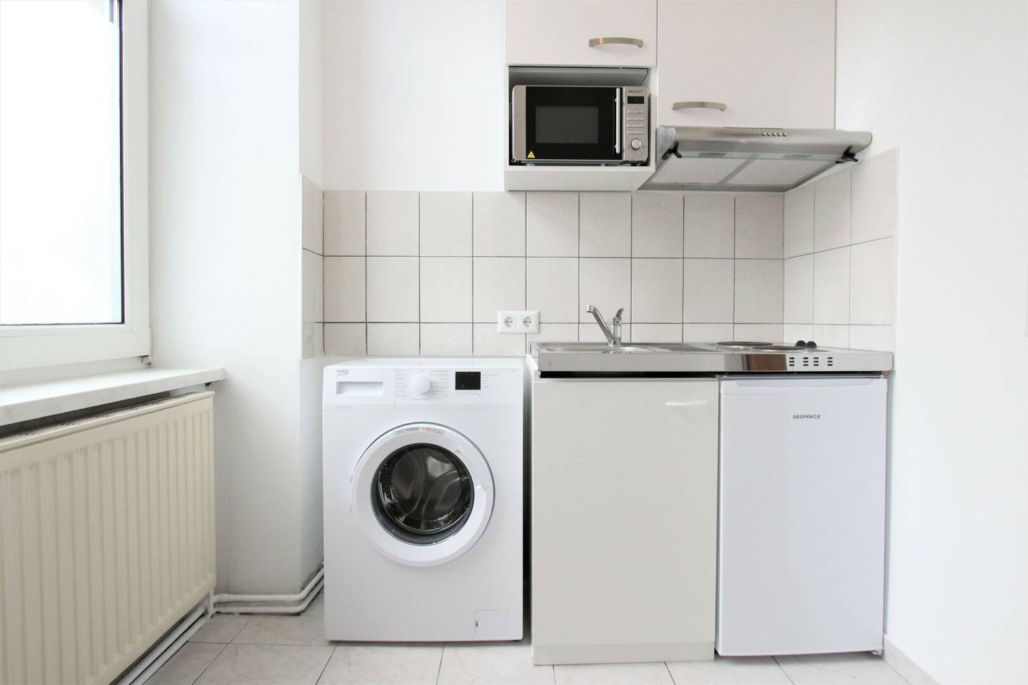 Short-term rental! Furnished, sunny apartment with top public transport connections!