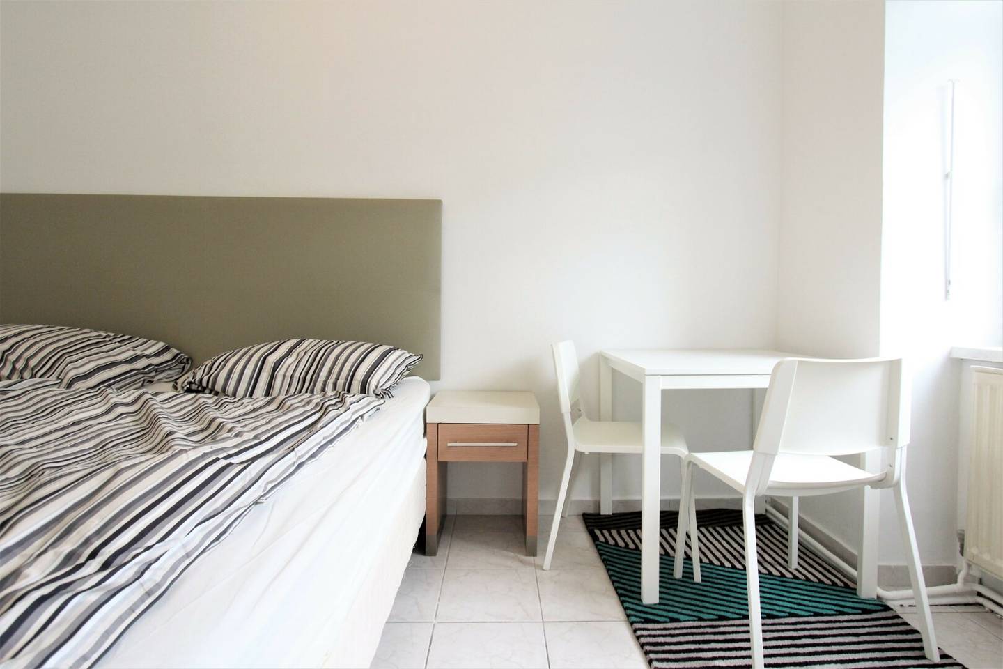 Short-term rental! Furnished, sunny apartment with top public transport connections!