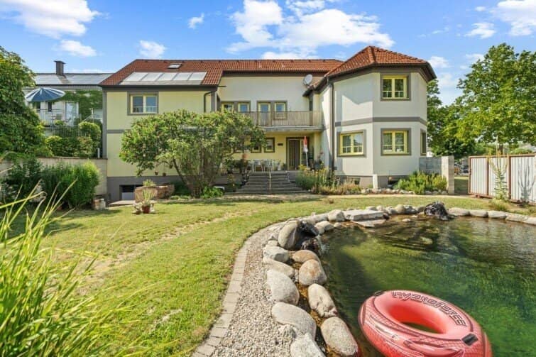 Zwei Wohneinheiten & große Halle – solide Bausubstanz trifft auf maximale Möglichkeiten in  Podersdorf am See
