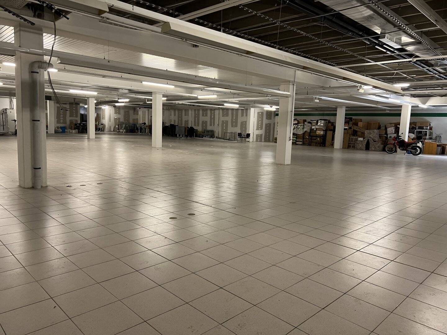 Teilbare - Lagerfläche (barrierefrei) in zentraler Lage