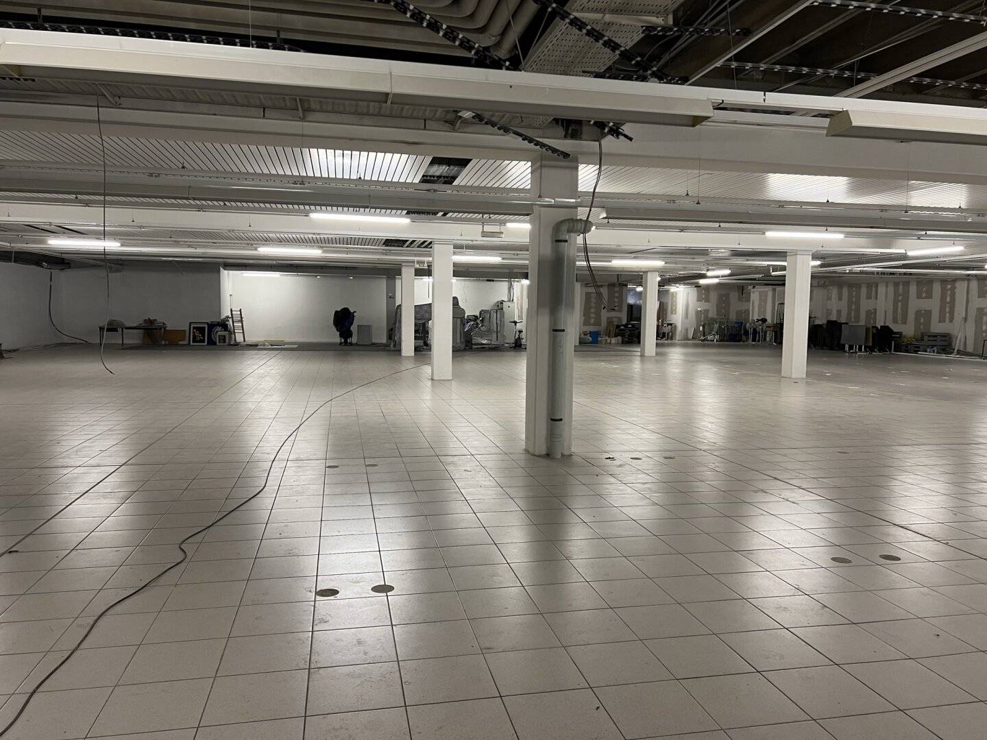 Teilbare - Lagerfläche (barrierefrei) in zentraler Lage