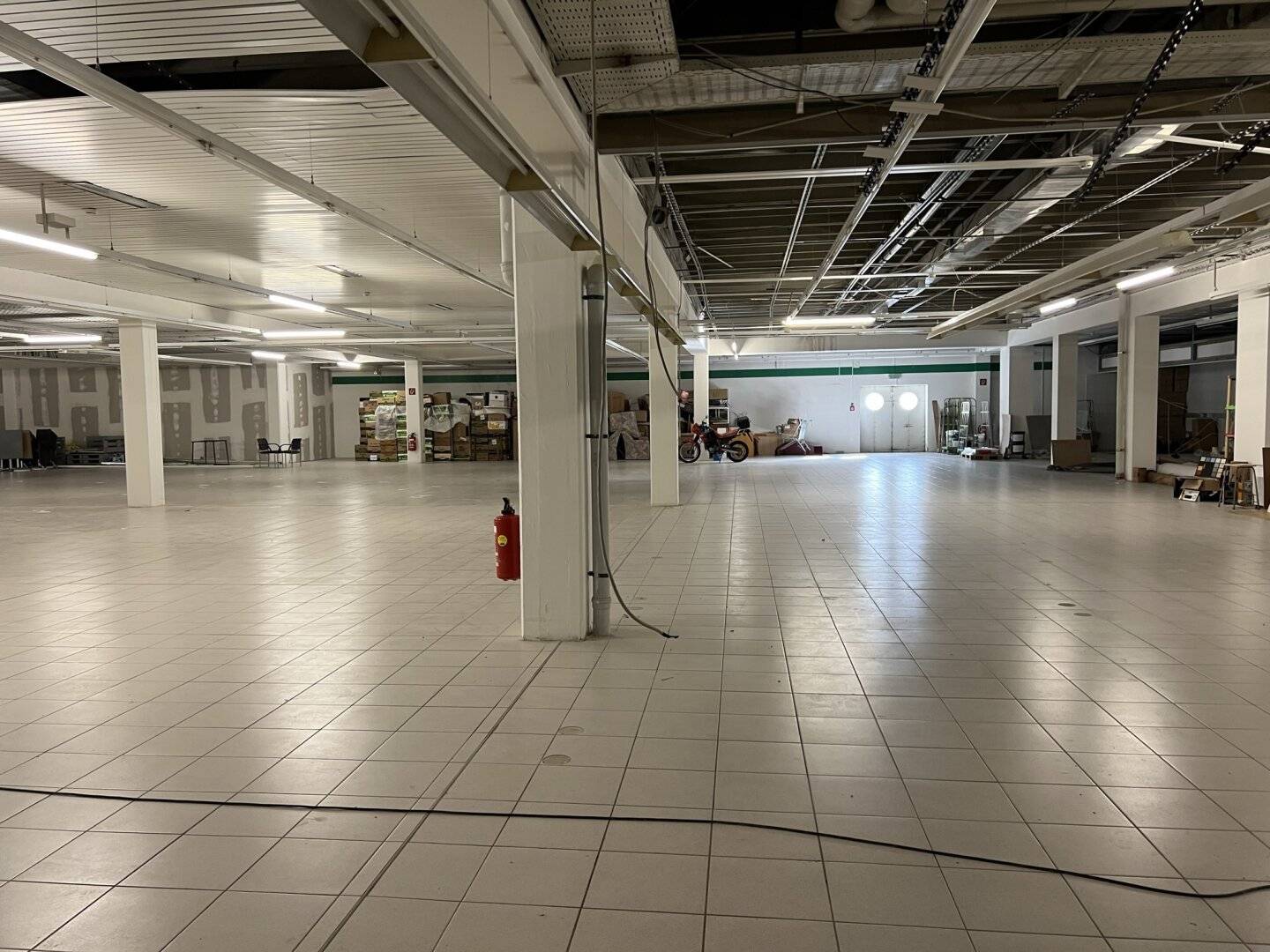 Teilbare - Lagerfläche (barrierefrei) in zentraler Lage