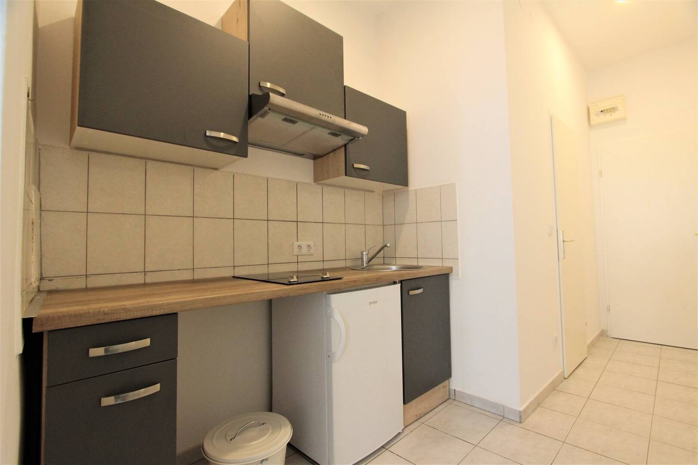 Kurzzeitvermietung! Helle, schön möblierte 1-Zimmer-Wohnung in zentraler Lage!