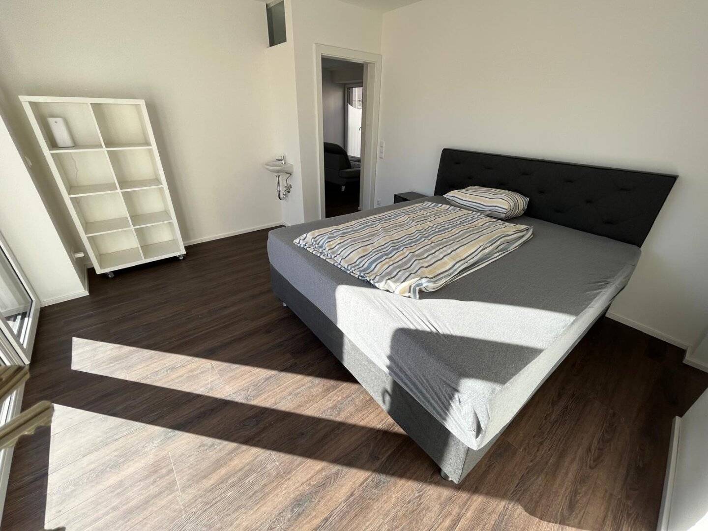 Centrally located apartment with garage for sale