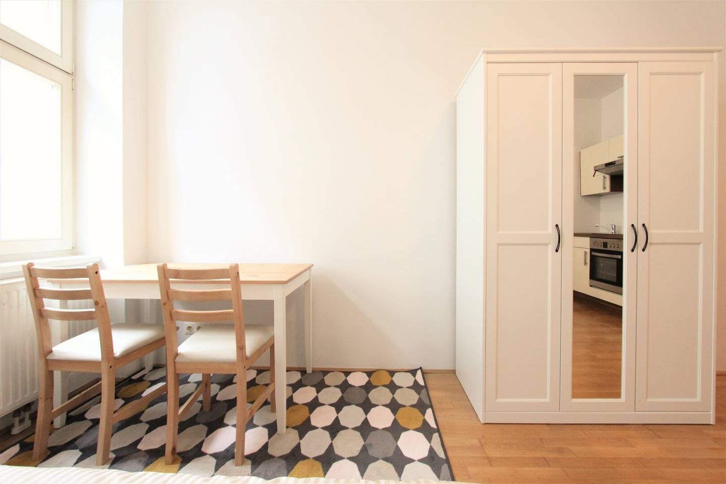 Traumhaft möblierte 1-Zimmer-Wohnung! Kurzzeitvermietung! Einziehen und sich wohlfühlen!
