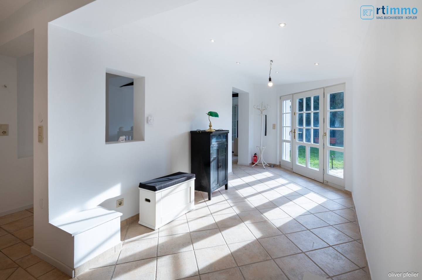 YOUR JEWEL: CHARMING BUNGALOW IN GERASDORF OBERLISSE DIRECTLY ON VIENNA'S CITY BORDER