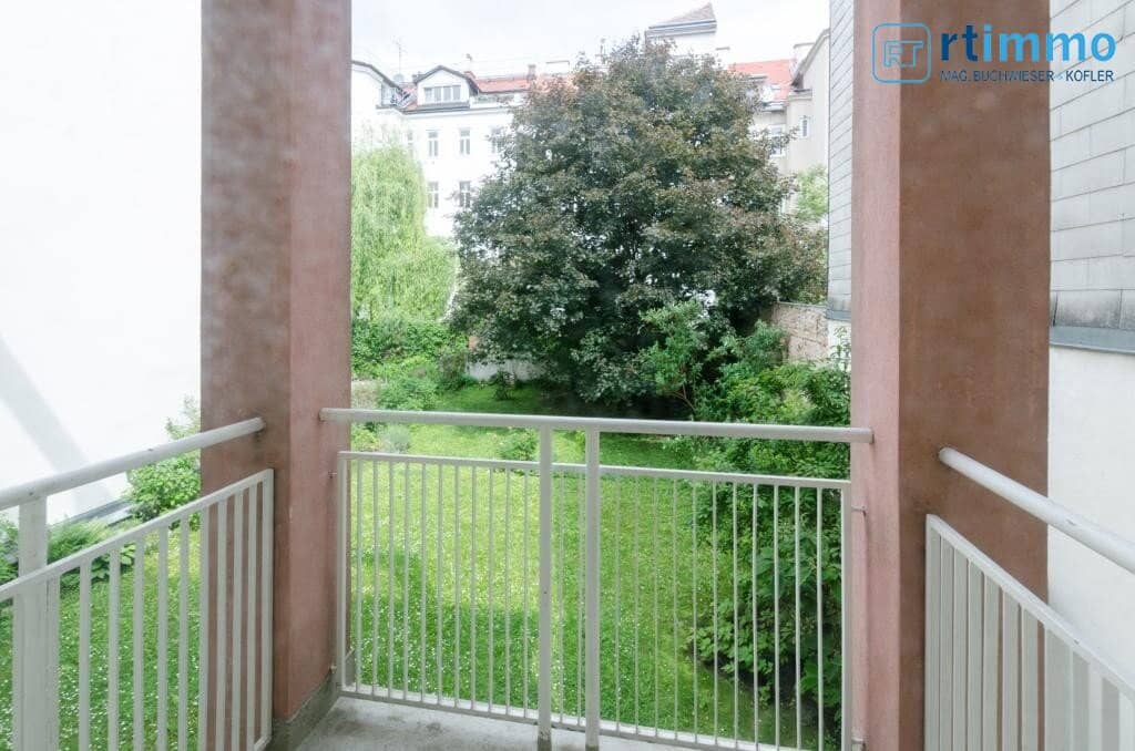 Balcony Loggia 2 room apartment Garden use Garage currently rented