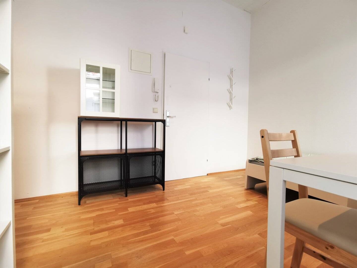 Cozy furnished, quiet one room apartment in a central location short term rental