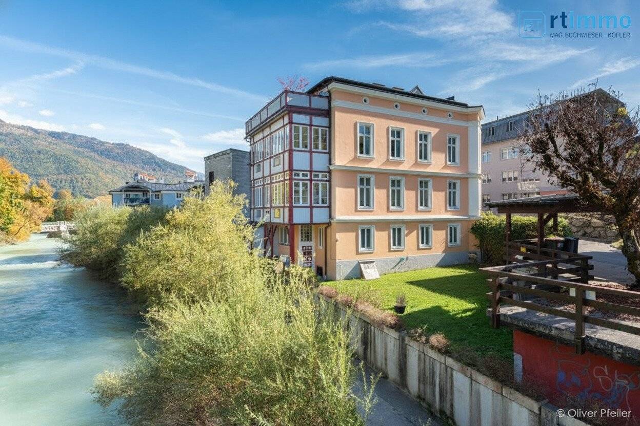 KLASSISCHE VILLA DIREKT AN DER ISCHL - RESIDIEREN und ARBEITEN SIE MIT STIL!  - STELLPLÄTZE AM GRUND!