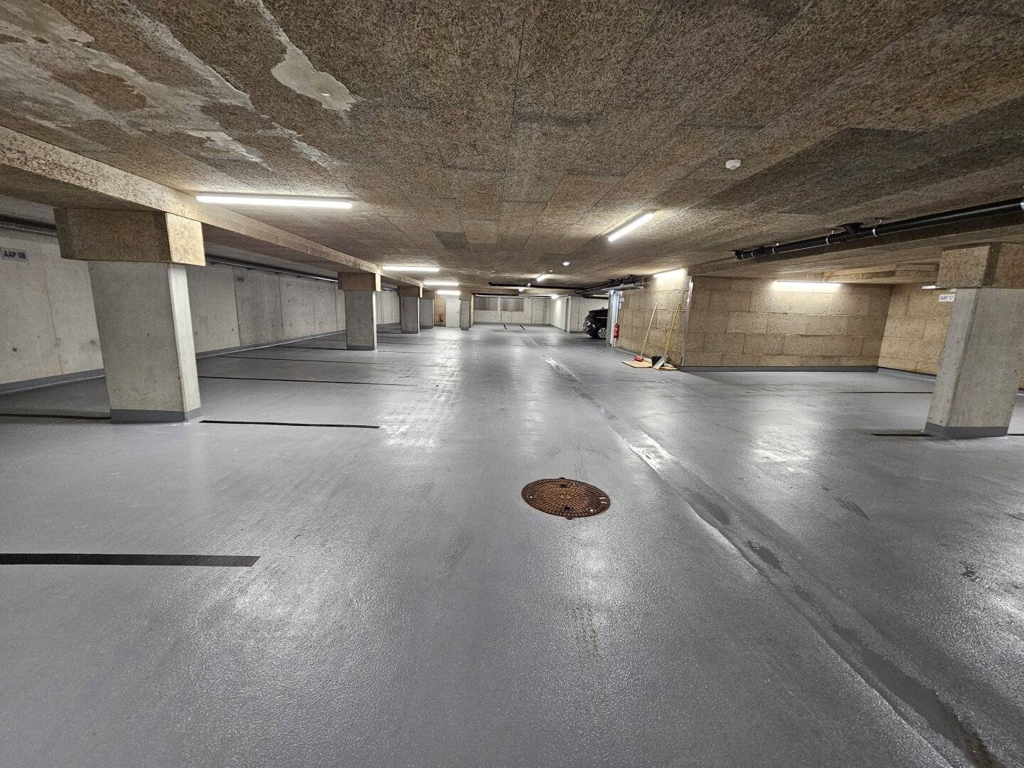 Underground parking space in Fügen for rent or sale